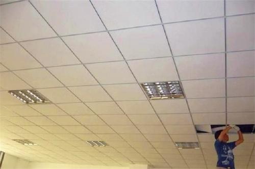 鋁方通和鋁扣板-木紋鋁方通廠家來講講鋁方通能用多久