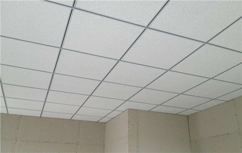 鋁扣板吊頂有什么好處-洗手間安裝集成吊頂?shù)暮锰? title=