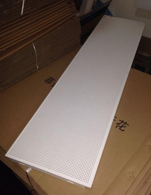 福州集成鋁扣板批發(fā)-廣州鋁天花廠家來(lái)告訴你集成吊頂鋁扣板怎么拆