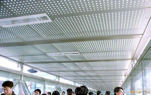 室內(nèi)墻面鋁扣板裝飾材料-室內(nèi)鋁扣板廠家講講這些材料怎樣