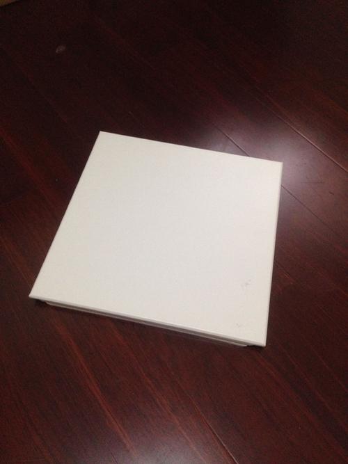 鋁扣板和板哪種好-跟蜂窩鋁扣板廠家了解一下蜂窩板