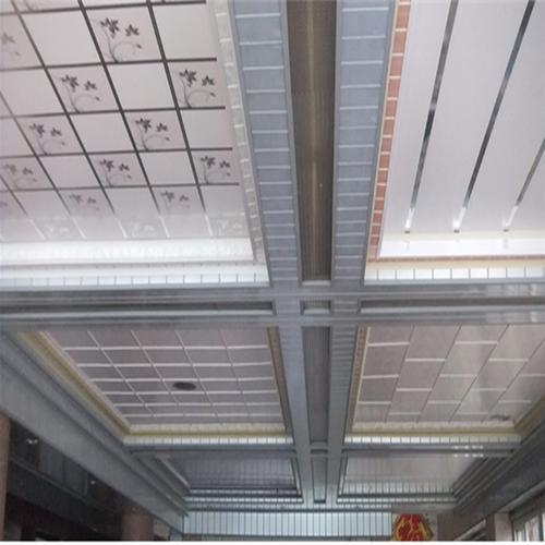 鋁扣板吊頂板批發(fā)-跟著鋁扣板批發(fā)廠家一探究竟