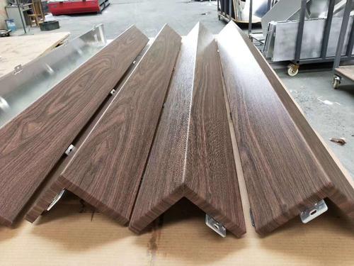 鋁扣板安裝需要多少錢一平方米-十平方的集成吊頂多少錢