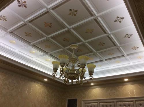 鋁扣板發(fā)貨圖片-大量鋁扣板現(xiàn)貨圖片-鋁扣板批發(fā)價(jià)格圖片