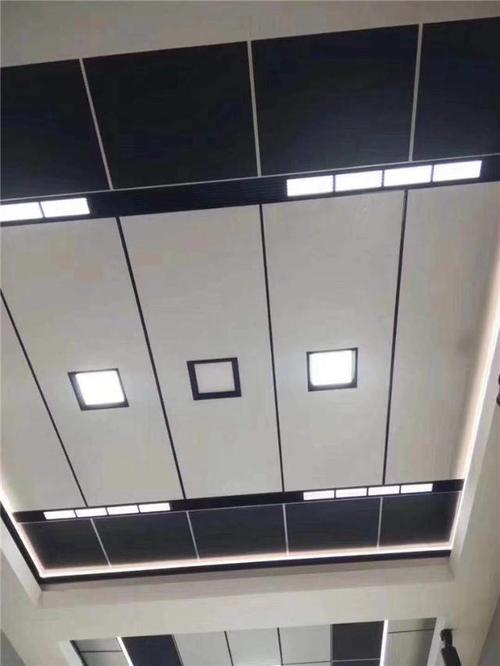 吊頂蜂窩大板和鋁扣板區(qū)別-2020流行又實用吊頂非鋁蜂窩板吊頂莫屬