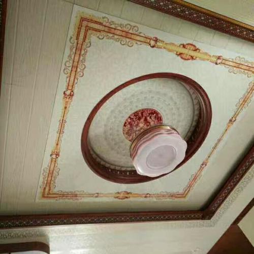 鋁扣板圓形吊頂-簡(jiǎn)歐式吊頂?shù)奶匦? title=