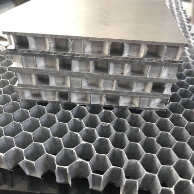 蜂窩鋁板鋁扣板-客廳鋁蜂窩板廠家講講客廳鋁蜂窩板吊頂憑什么吸引你