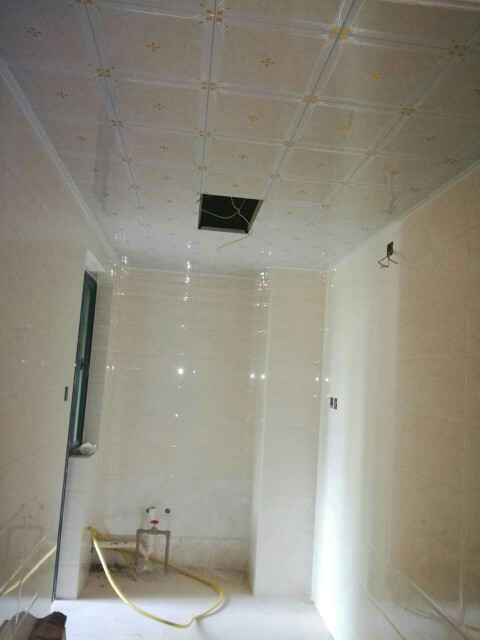 廚房衛(wèi)生間鋁扣板價格-衛(wèi)生間鋁扣板吊頂廠家之衛(wèi)生間吊頂材料有哪些