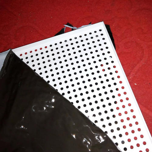 鋁制長(zhǎng)條鋁扣板-深圳鋁扣板廠家這就來(lái)告訴你