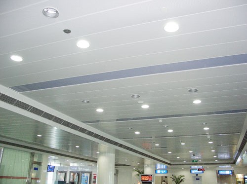 鋁合金條形鋁扣板-集成吊頂和鋁扣板吊頂?shù)膮^(qū)別