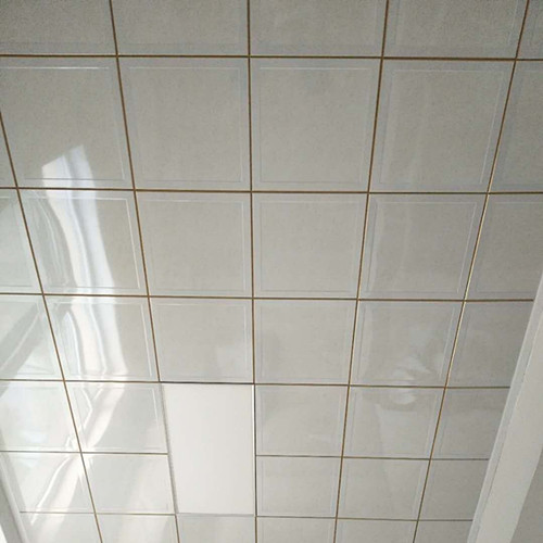 抗油污鋁扣板-跟著廚房鋁扣板吊頂廠家看看廚房平面型吊頂怎么樣