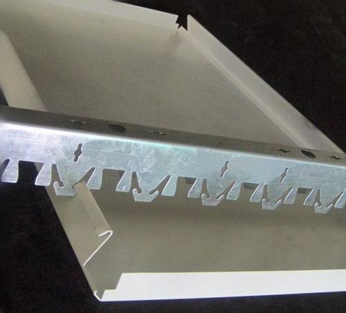 室外條形鋁扣板-外墻條形鋁扣板效果圖-條形戶外鋁扣板規(guī)格