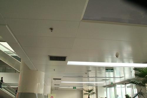 集成吊頂鋁扣板材料的生產(chǎn)-鋁扣板生產(chǎn)廠家問鋁扣板怎么做的