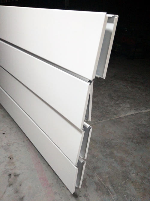 北京鋁扣板吊頂多少錢-加油站防風(fēng)鋁扣板廠家講加油站防風(fēng)鋁扣板多少錢一平