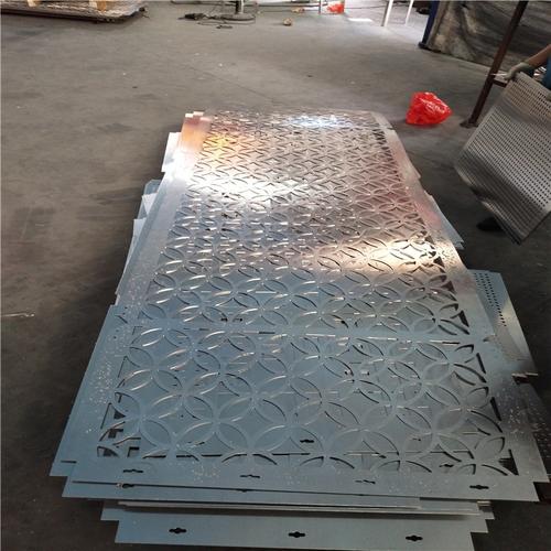 昆明生產(chǎn)鋁扣板的廠家-金屬屏風廠家產(chǎn)品的工藝生產(chǎn)