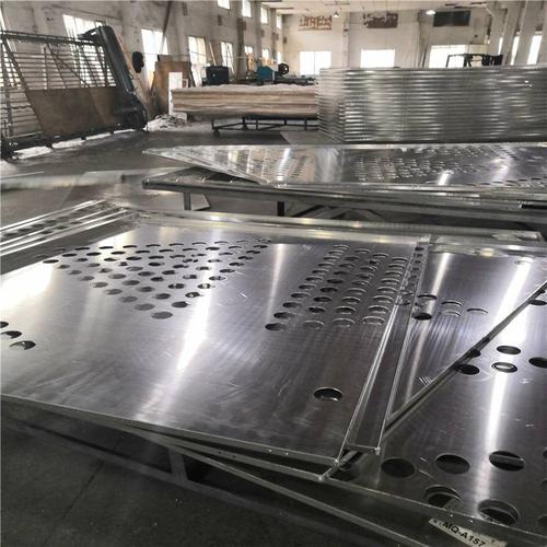 上饒鋁單板供應(yīng)商-如何在眾多鋁天花廠家中選擇好的供應(yīng)商