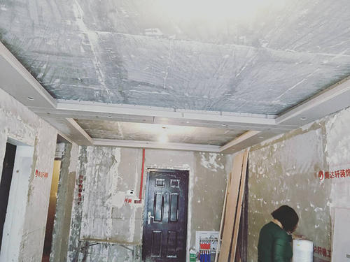 客廳吊頂鋁扣板吊頂圖-簡(jiǎn)約鋁扣板吊頂效果圖