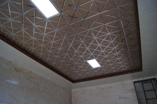 河南集成鋁扣板批發(fā)-集成吊頂批發(fā)廠家告訴你