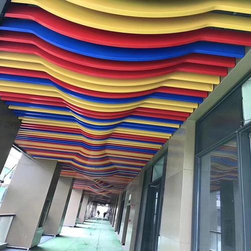 波浪鋁方通廠家-跟著U型鋁方通廠家來看看鋁方通吊頂效果圖
