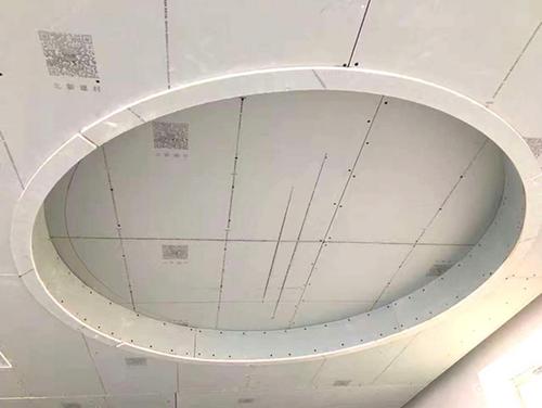 老式鋁扣板吊頂-鋁扣板批發(fā)廠家都給你捯飭清楚