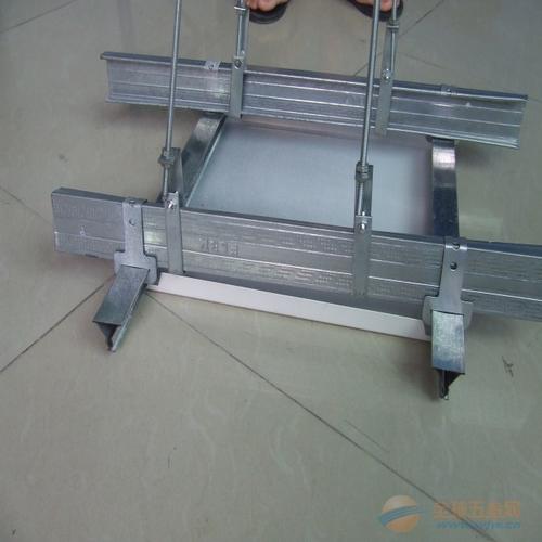 撫順集成鋁扣板-集成吊頂燈壞了要怎么換