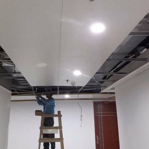 簡(jiǎn)易鋁扣板吊頂-那當(dāng)然要聽(tīng)鋁扣板生產(chǎn)廠家講一講