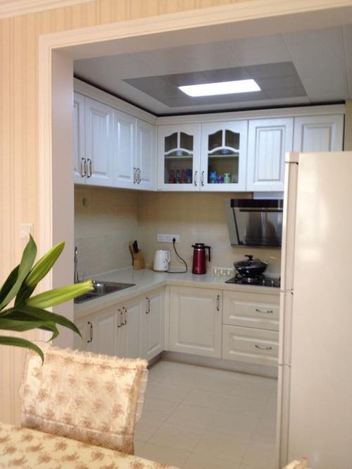 廚房集成吊頂風(fēng)格-中山集成吊頂廠(chǎng)家總結(jié)的集成吊頂選購(gòu)技巧