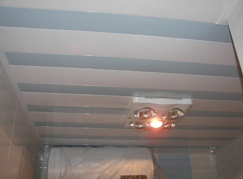 鋁質(zhì)鋁扣板-工程鋁扣板生產(chǎn)廠家講講鋁格柵和鋁方通那個(gè)好