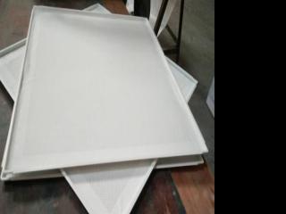 工廠用鋁扣板-鋁扣板廠家生產(chǎn)廠家詳解幼兒園用鋁扣板吊頂安全嗎