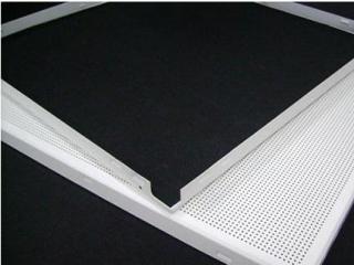 微孔吊頂鋁扣板-佛山鋁天花廠家講解穿孔鋁扣板的特點有哪些