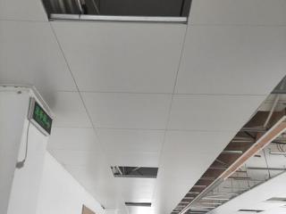 鋁扣板墻面裝飾圖片的-鋁扣板300*300的價(jià)格受那些影響