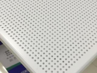 金屬鋁扣板吊頂-這里鋁扣板吊頂優(yōu)缺點這么詳細