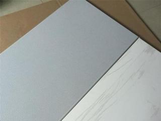 鋁扣板廠家金屬鋁扣板吊頂生產(chǎn)廠家-機(jī)房鋁扣板生產(chǎn)廠家一一給你講清楚