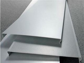 衛(wèi)生間鋁扣板吊頂工藝-看衛(wèi)生間鋁扣板吊頂廠家講衛(wèi)生間吊頂材料選什么