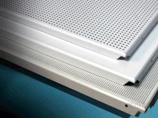 室外條形鋁扣板-陽(yáng)臺(tái)吊頂用生態(tài)木還是鋁扣板